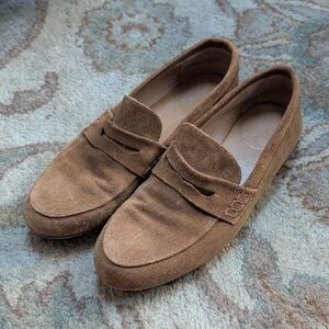 Penelope Chilvers Bonnie Suede Penny Loafers in Tan